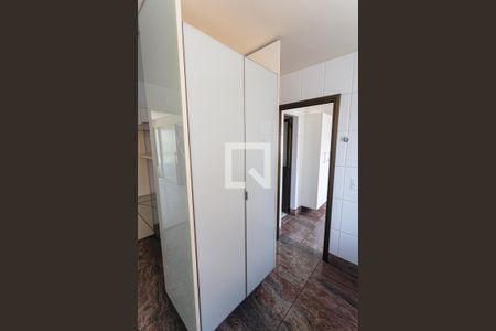 Apartamento para alugar com 166m², 3 quartos e 3 vagas Apartamento para alugar com 166m², 3 quartos e 3 vagasArmário da Cozinha