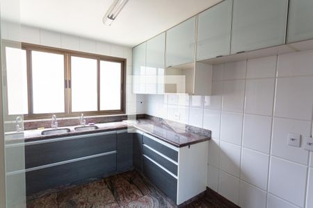 Apartamento para alugar com 166m², 3 quartos e 3 vagasCozinha