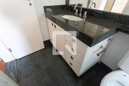 Apartamento para alugar com 166m², 3 quartos e 3 vagas Apartamento para alugar com 166m², 3 quartos e 3 vagasArmário do Banheiro da Suíte 2