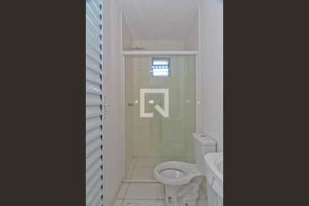 Banheiro de kitnet/studio para alugar com 1 quarto, 30m² em Jardim do Tiro, São Paulo