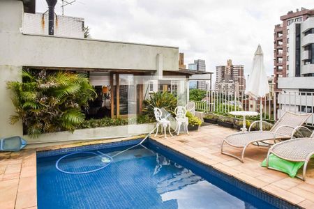 Apartamento à venda com 238m², 3 quartos e 2 vagasCobertura/Piscina