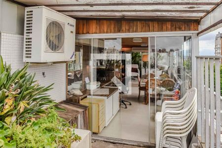 Apartamento à venda com 238m², 3 quartos e 2 vagasCobertura