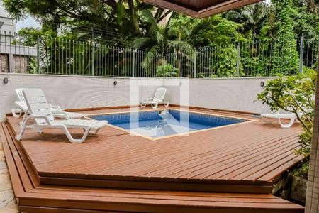 Apartamento à venda com 238m², 3 quartos e 2 vagasÁrea comum - Piscina