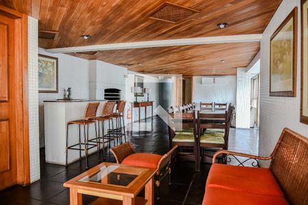 Apartamento à venda com 238m², 3 quartos e 2 vagasÁrea comum - Salão de festas