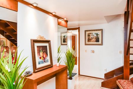 Hall de entrada de apartamento à venda com 3 quartos, 238m² em Floresta, Porto Alegre