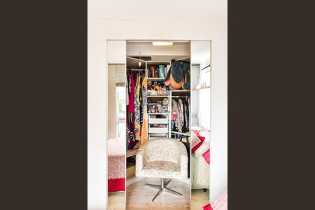 Apartamento à venda com 238m², 3 quartos e 2 vagasQuarto 1/Closet