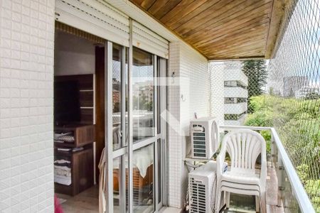 Apartamento à venda com 238m², 3 quartos e 2 vagasSacada da Suíte