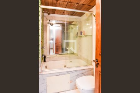 Apartamento à venda com 238m², 3 quartos e 2 vagasBanheiro