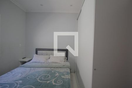 Casa à venda com 100m², 3 quartos e 4 vagasSuíte 2