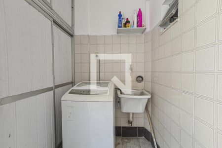 Casa à venda com 70m², 3 quartos e 1 vagaÁrea de Serviço