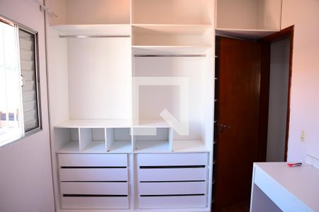 Casa de condomínio para alugar com 70m², 3 quartos e 2 vagasQuarto 2 