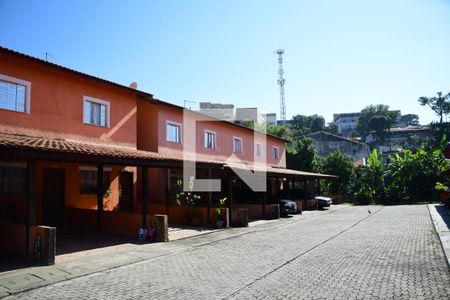 Casa de condomínio para alugar com 70m², 3 quartos e 2 vagasVista da Rua