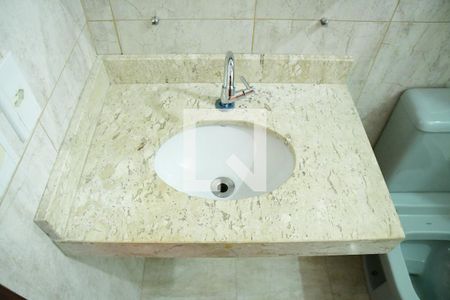 Casa de condomínio para alugar com 70m², 3 quartos e 2 vagasBanheiro Social