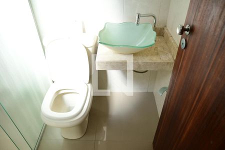 Casa de condomínio para alugar com 70m², 3 quartos e 2 vagasBanheiro da Suíte