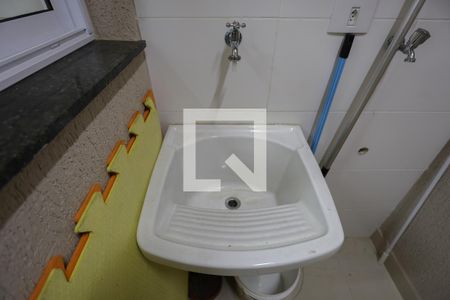 Casa de condomínio à venda com 65m², 3 quartos e 2 vagasÁrea de serviço