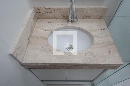 Casa de condomínio à venda com 65m², 3 quartos e 2 vagasBanheiro social