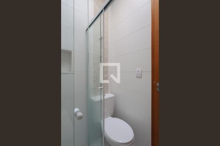 Casa de condomínio à venda com 65m², 3 quartos e 2 vagasBanheiro social