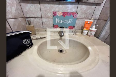 Casa para alugar com 220m², 3 quartos e 2 vagasBanheiro Corredor