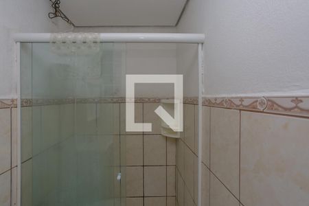 Banheiro de apartamento para alugar com 1 quarto, 40m² em Jardim Itu, Porto Alegre