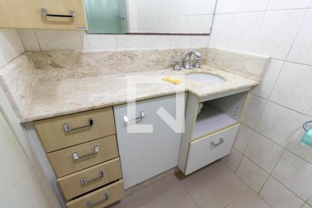 Apartamento à venda com 74m², 2 quartos e 1 vagaBanheiro 2