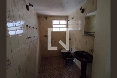 Casa à venda com 130m², 4 quartos e sem vaga Casa à venda com 130m², 4 quartos e sem vagaBanheiro 2