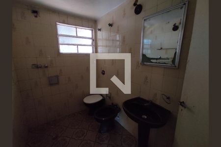 Casa à venda com 130m², 4 quartos e sem vaga Casa à venda com 130m², 4 quartos e sem vagaBanheiro 2