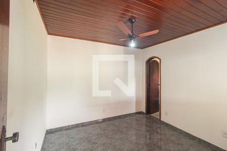 Casa de condomínio para alugar com 140m², 4 quartos e 2 vagasSuíte 3