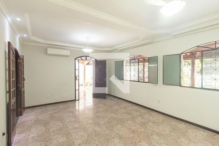 Sala de casa de condomínio para alugar com 4 quartos, 140m² em Campo Grande, Rio de Janeiro