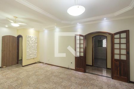 Sala de casa de condomínio para alugar com 4 quartos, 140m² em Campo Grande, Rio de Janeiro