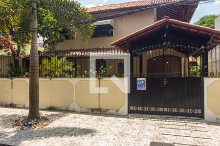 Fachada de casa de condomínio para alugar com 4 quartos, 140m² em Campo Grande, Rio de Janeiro