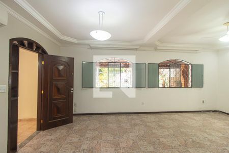 Sala de casa de condomínio para alugar com 4 quartos, 140m² em Campo Grande, Rio de Janeiro