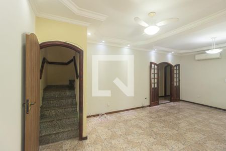 Sala de casa de condomínio para alugar com 4 quartos, 140m² em Campo Grande, Rio de Janeiro