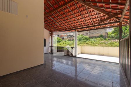 Casa de condomínio para alugar com 140m², 4 quartos e 2 vagasVaranda