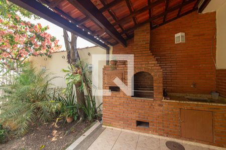 Casa de condomínio para alugar com 140m², 4 quartos e 2 vagasChurrasqueira