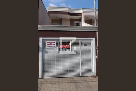 Casa à venda com 110m², 3 quartos e 2 vagasFachada