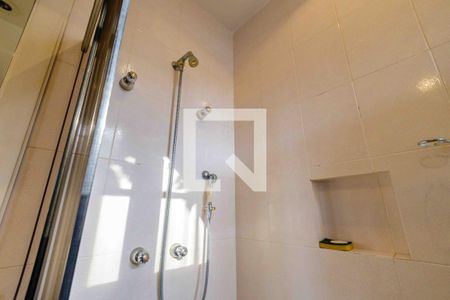 Casa de condomínio à venda com 900m², 6 quartos e 3 vagas Casa de condomínio à venda com 900m², 6 quartos e 3 vagasBanheiro Suíte 2