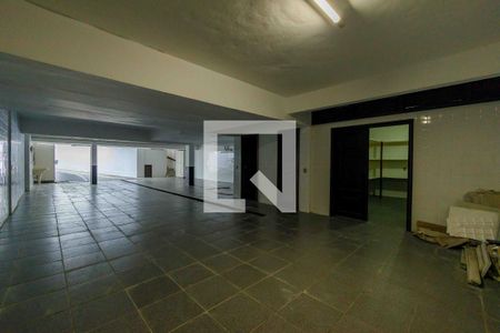 Casa de condomínio à venda com 900m², 6 quartos e 3 vagas Casa de condomínio à venda com 900m², 6 quartos e 3 vagasGaragem