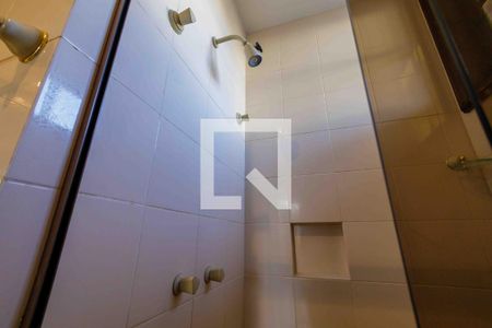 Casa de condomínio à venda com 900m², 6 quartos e 3 vagas Casa de condomínio à venda com 900m², 6 quartos e 3 vagasBanheiro Suíte 4