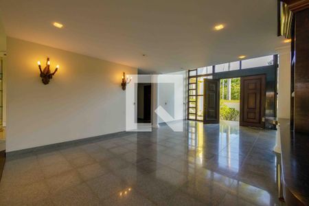 Sala de casa de condomínio à venda com 6 quartos, 900m² em Barra da Tijuca, Rio de Janeiro