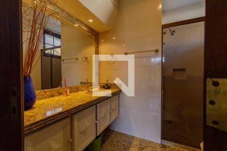 Casa de condomínio à venda com 900m², 6 quartos e 3 vagas Casa de condomínio à venda com 900m², 6 quartos e 3 vagasBanheiro Suíte 4