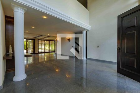 Sala de casa de condomínio à venda com 6 quartos, 900m² em Barra da Tijuca, Rio de Janeiro