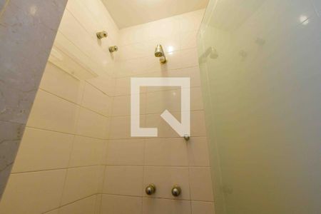 Casa de condomínio à venda com 900m², 6 quartos e 3 vagas Casa de condomínio à venda com 900m², 6 quartos e 3 vagasBanheiro Suíte 3