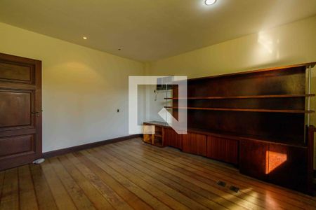 Casa de condomínio à venda com 900m², 6 quartos e 3 vagas Casa de condomínio à venda com 900m², 6 quartos e 3 vagasSuíte 1