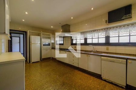 Casa de condomínio à venda com 900m², 6 quartos e 3 vagas Casa de condomínio à venda com 900m², 6 quartos e 3 vagasCozinha