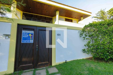 Casa de condomínio à venda com 900m², 6 quartos e 3 vagas Casa de condomínio à venda com 900m², 6 quartos e 3 vagasPlaquinha