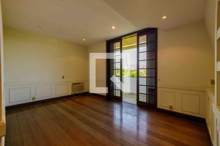 Casa de condomínio à venda com 900m², 6 quartos e 3 vagas Casa de condomínio à venda com 900m², 6 quartos e 3 vagasSuíte 2