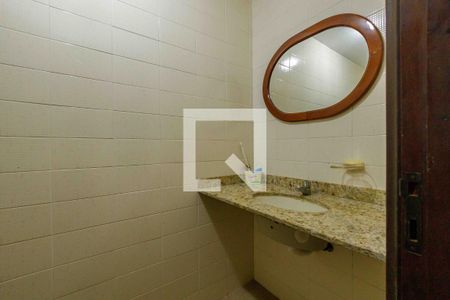 Casa de condomínio à venda com 900m², 6 quartos e 3 vagas Casa de condomínio à venda com 900m², 6 quartos e 3 vagasBanheiro Quintal