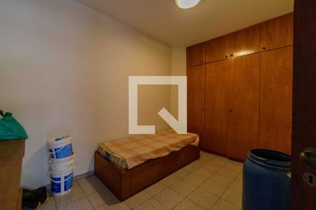 Casa de condomínio à venda com 900m², 6 quartos e 3 vagas Casa de condomínio à venda com 900m², 6 quartos e 3 vagasQuarto de Serviço 1