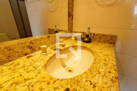 Casa de condomínio à venda com 900m², 6 quartos e 3 vagas Casa de condomínio à venda com 900m², 6 quartos e 3 vagasBanheiro Suíte 4