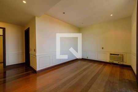 Casa de condomínio à venda com 900m², 6 quartos e 3 vagas Casa de condomínio à venda com 900m², 6 quartos e 3 vagasSuíte 2